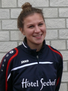 Siska, Julia Siska, Julia